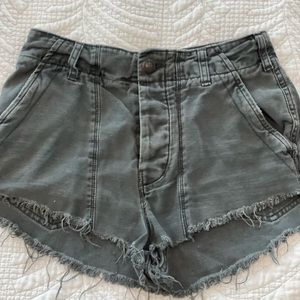 FREE PEOPLE GRAY DENIM SHORTS
